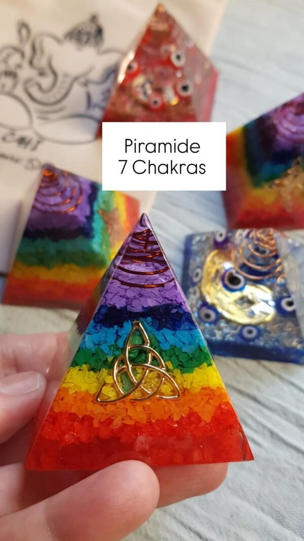 Pirámide Orgonite 7 Chakras chica