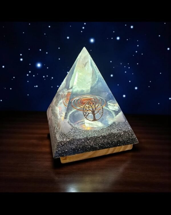 2026/03/1002758698.jpg Lámparas pirámide Orgonite con filtros extra gde