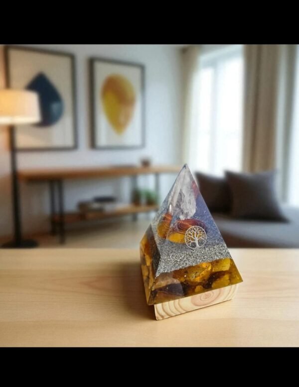 Orgonite Pirámide c Luz 10cm