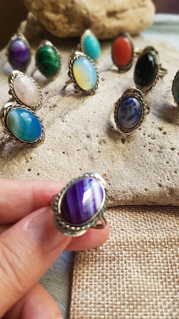 2026/03/20260224_164219-scaled.jpg Anillos Piedras Naturales en alpaca regulables